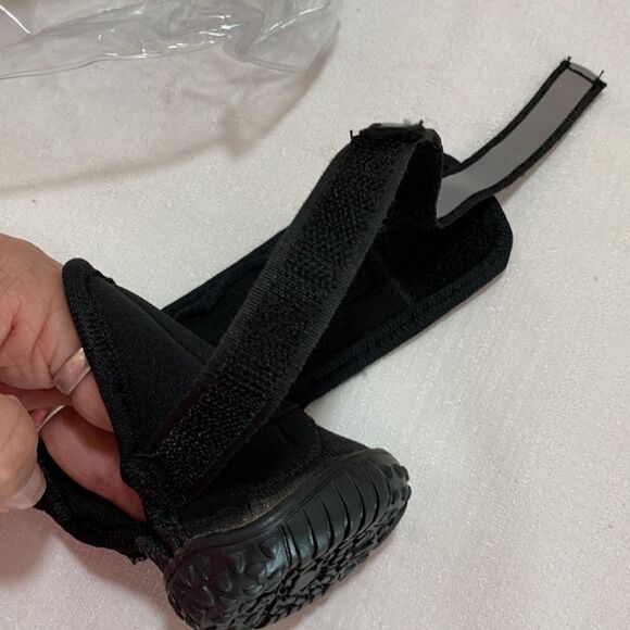 Waterproof adjustable dog boots - Picture 2 of 3